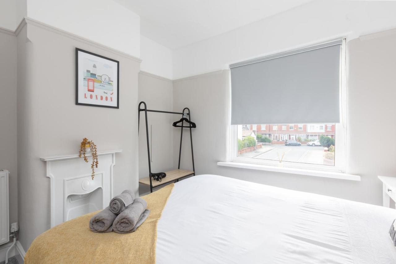 Charles Alexander Short Stay - Ansdell House Blackpool Esterno foto