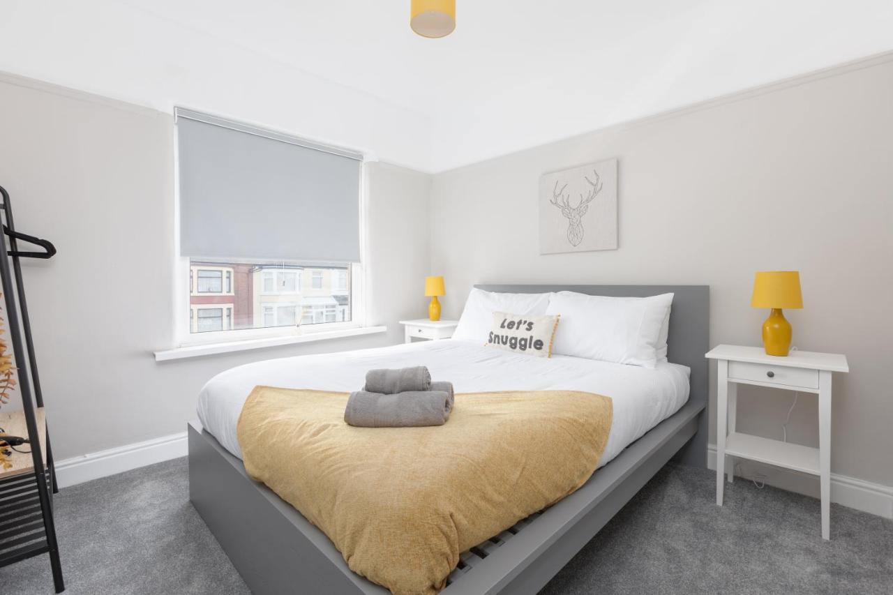 Charles Alexander Short Stay - Ansdell House Blackpool Esterno foto