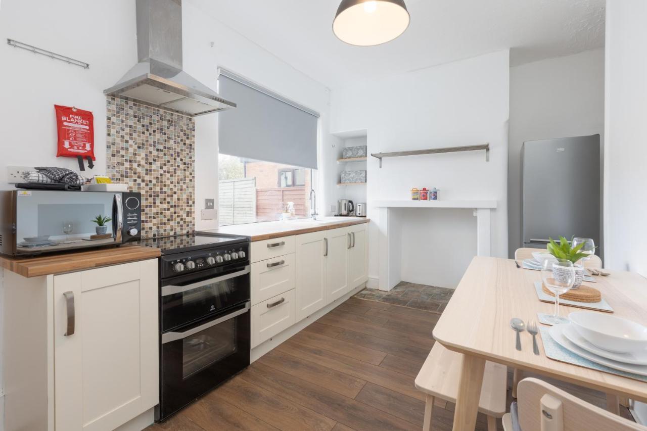 Charles Alexander Short Stay - Ansdell House Blackpool Esterno foto